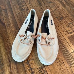 Women’s sperrys